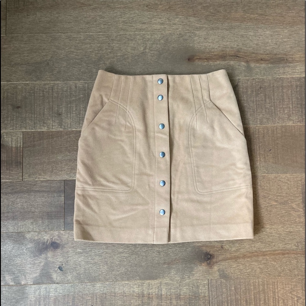CLUB MONACO VIRGIN WOOL SNAP FRONT SKIRT. SIZE 0.
